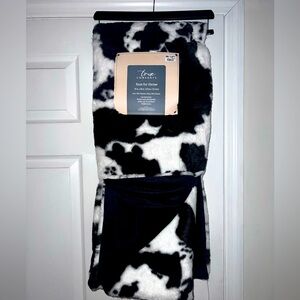 True Colors Black and White cow print Faux Fur Throw 50x60